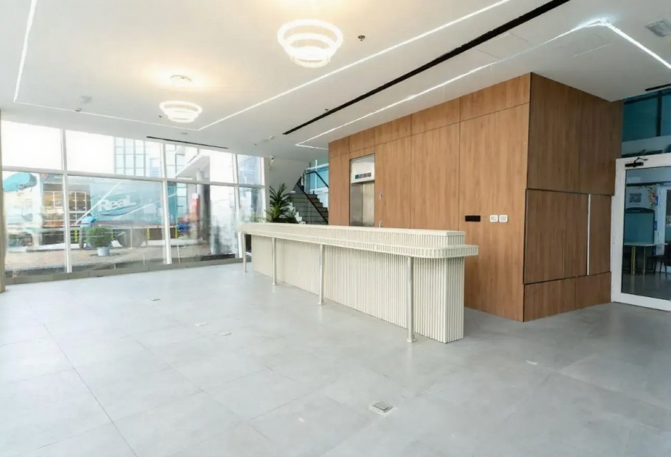 retail-shop-near-metro-dubai.webp