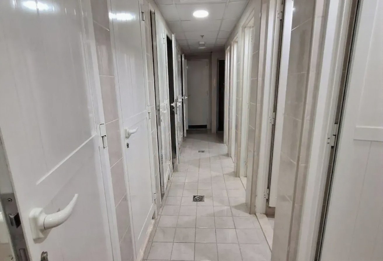 سكن-8-افراد-دبي.webp